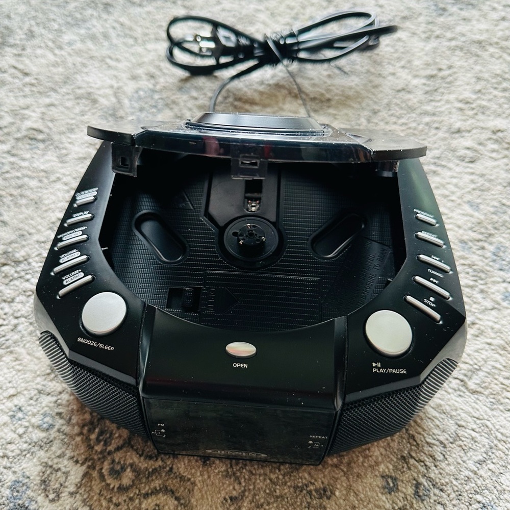 Jensen JCR-310 am/fm stereo/dual alarm clock/CD player - Picture 3 of 5